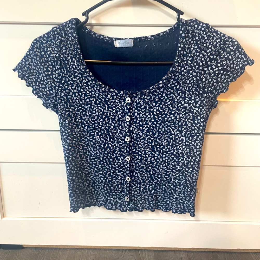 Cropped flower top